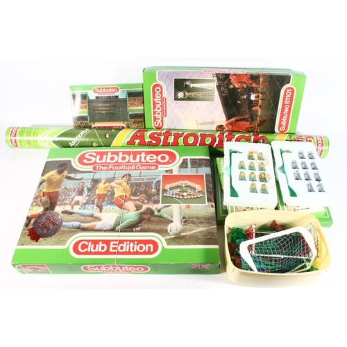1105 - Subbuteo table soccer to include Club Edition set, 61101 Floodlights, 61178 Astropitch, football tea... 