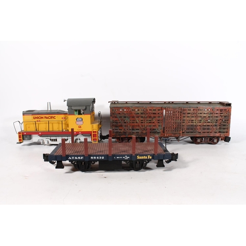 1125 - G scale garden model railways to include USA Trains (of Malden Massachusetts) locomotive 55 Union Pa... 