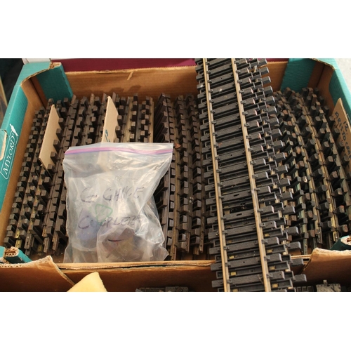 1126 - G scale garden model railways track to include curved rails, straights etc.