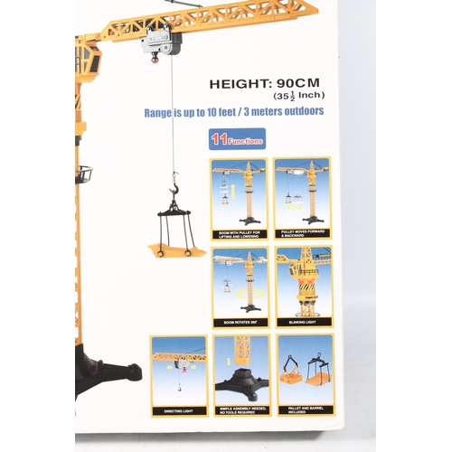 1127 - Hornby Engine 1:30 scale infrared controlled Tower Crane, 90cm tall when assembled, 11 functions, bo... 