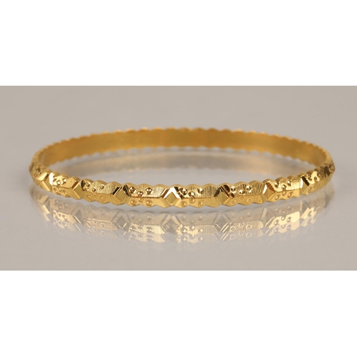 63 - High karat yellow gold bangle, 19.7g