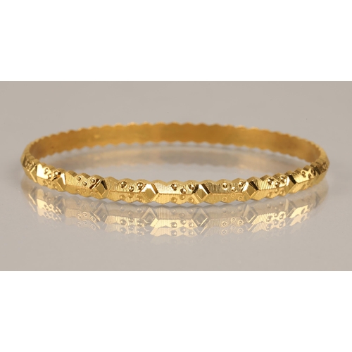 64 - High karat yellow gold bangle, 19.7g