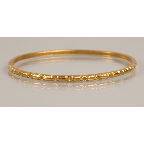 65 - High karat yellow gold bangle, 18g