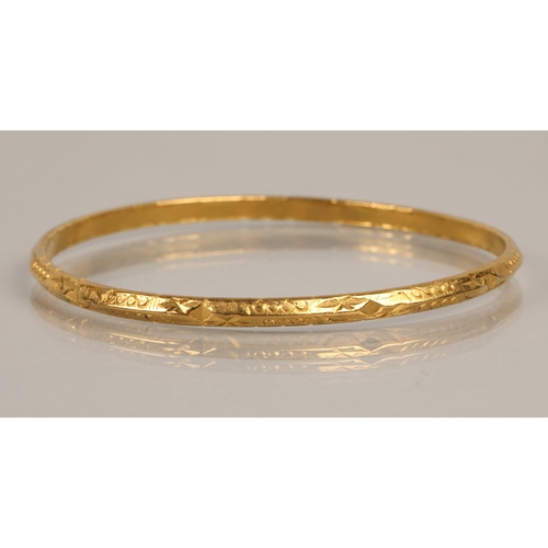 67 - High karat yellow gold bangle, 19.8g