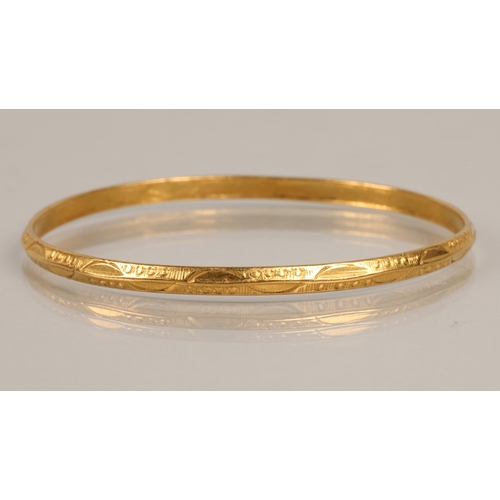 68 - High karat yellow gold bangle, 15.6g