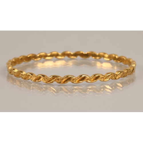 70 - High karat yellow gold bangle, 21.3g