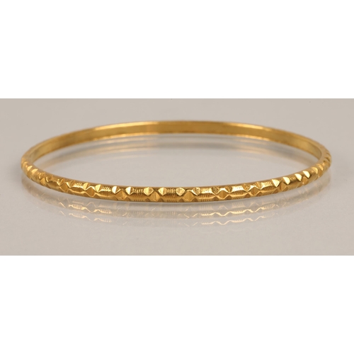 74 - High karat yellow gold bangle, 18.2g