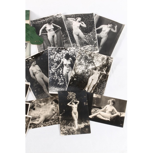 1267 - Collection of nude glamour photographs to include stereoscopic cards copyrighted by HB of London in ... 