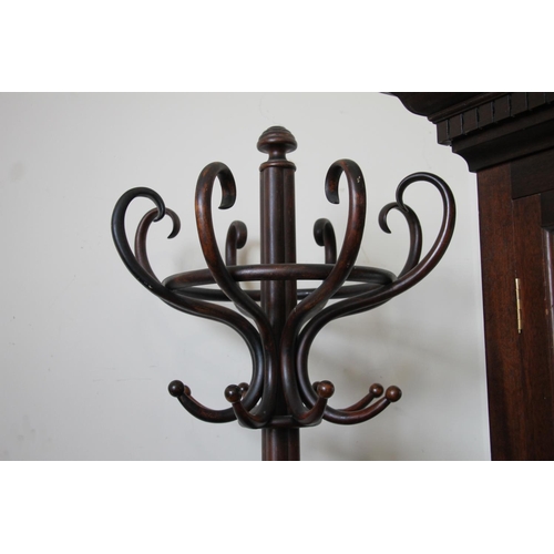 347 - Early 20thC bentwood coat and hat stand, ribbed finial over shaped hooks, shaped column leading to d... 