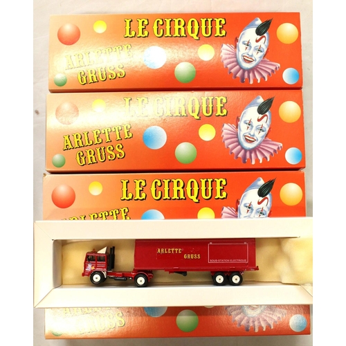 1170 - Solido Verem diecast Arlette Gruss Circus models to include 830 Renault Remorque Loges, 820 Tracteur... 