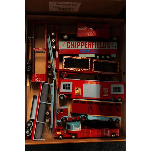 1179 - Around 50 diecast and other Chipperfields Circus models to include makers Corgi, kit built models et... 