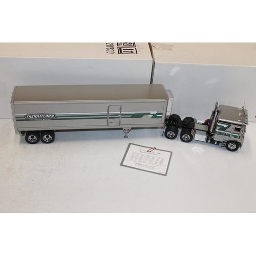 1196 - Franklin Mint Precision Models 1:32 scale 1979 The Freightliner COE tractor with trailer, boxed with... 