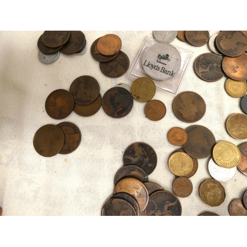 59 - Collection of vintage world and copper coinage.