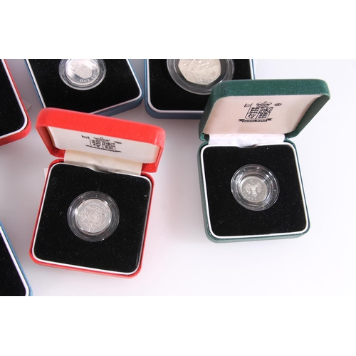 1347 - The Royal Mint UNITED KINGDOM Queen Elizabeth II (1952-2022) silver proof coins to include one pound... 