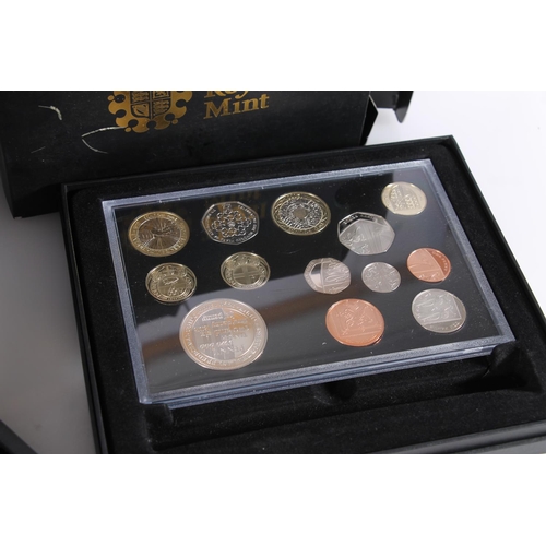 1348 - The Royal Mint UNITED KINGDOM Queen Elizabeth II (1952-2022) proof seven-coin set 2008 Royal Shield ... 