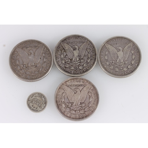 1351 - UNITED STATES OF AMERICA USA Morgan dollars 1881, 1891, 1900 O, and 1902 also a dime 1913, 108g gros... 