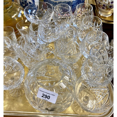 290 - Collection of glassware to include jugs, vases and drinking glasses