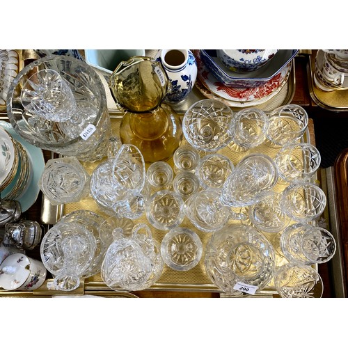 290 - Collection of glassware to include jugs, vases and drinking glasses