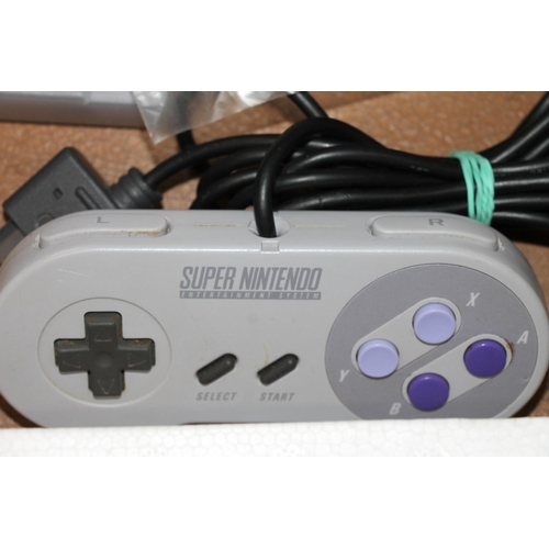 1212 - Super Nintendo Entertainment System Control Set U.S version with Superscope Gun and game, boxed cont... 