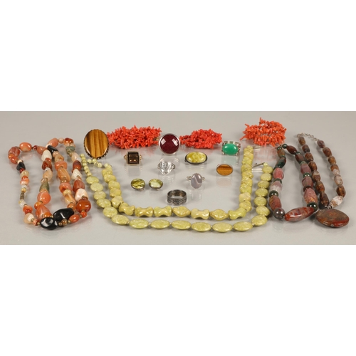 147 - Assorted beaded jewellery including Iona agate, others in red brown and green colours, and assorted ... 