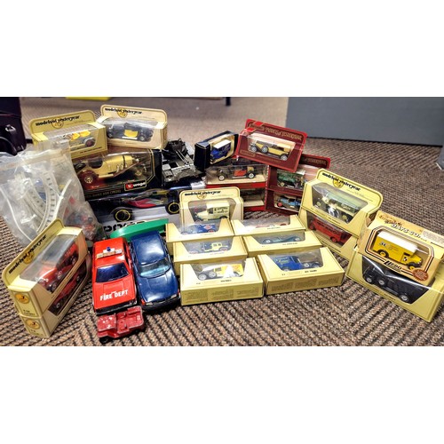 320 - Boxed Burago model cars, Matchbox, toy soldiers etc