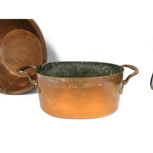 240 - Group of copper kitchenalia to include large bowl and a set of graduated measuring jugs, along with ... 