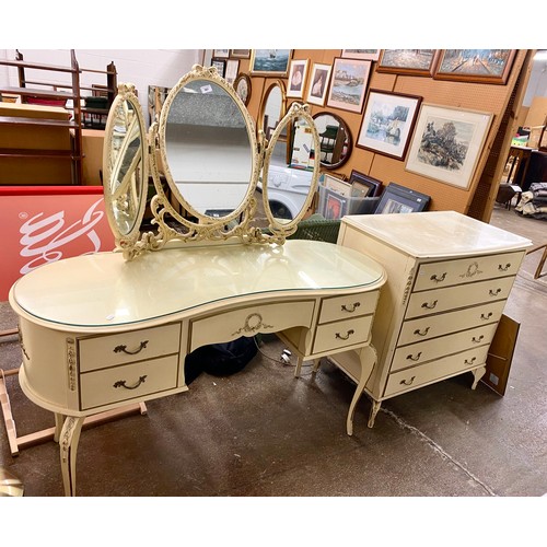 581 - Cream painted dressing table & five-drawer chest