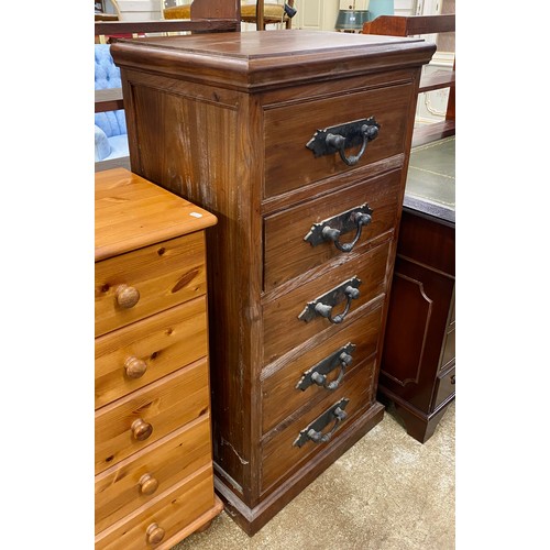 602 - Chest of five drawers with swing handles