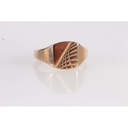 502 - 9ct gold signet ring, maker HS, ring size M, 3g.