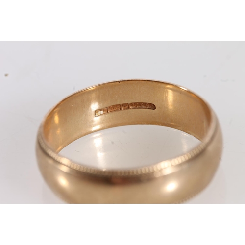 514 - 9ct gold gents wedding band, size Y/Z, 6.3g.