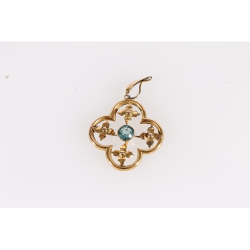 539 - Edwardian 9ct gold openwork pendant set with round cut blue stone, 1.5g.