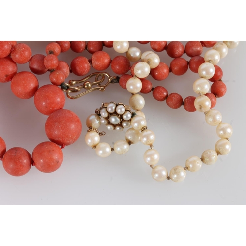 552 - Simulated pearl necklace with real pearl and 9ct gold clasp, together with a coral bead necklace wit... 