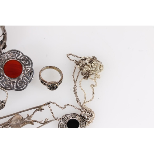 557 - Scottish silver jewellery incl. agate brooch, stag pendant with other white metal and costume jewell... 