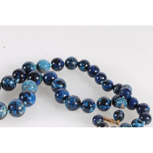 558 - Lapis Lazuli beaded necklace, max L45cm.