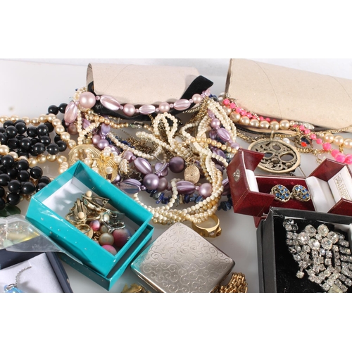 570 - Box of costume jewellery