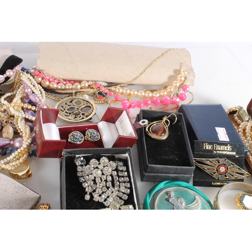 570 - Box of costume jewellery