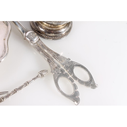 595 - Small selection of silver plated incl. Reed and Barton scissors, small ladle etc. (qty)