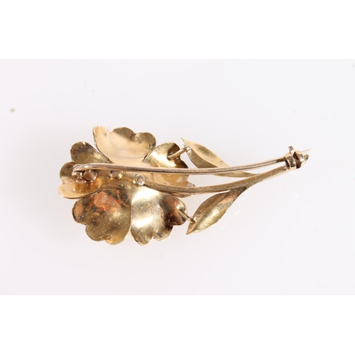 602 - Unmarked yellow metal floral brooch, H5cm.