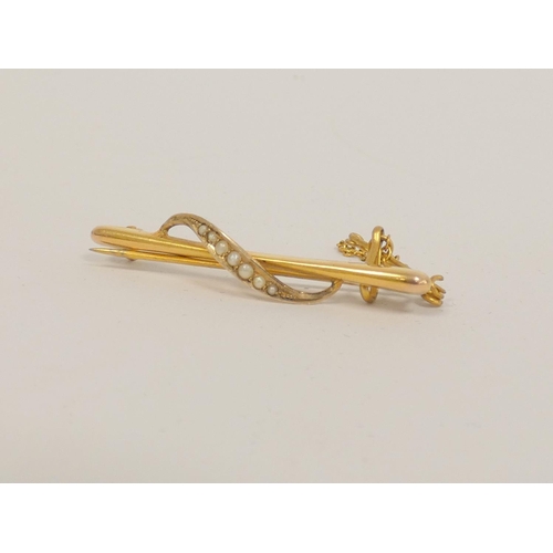 112 - Gold scarf pin with diamond and rubies, another 1903 and a bar brooch with pearls, all 9ct, 4.5g