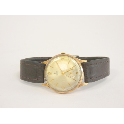 56 - 1960s 9ct gold Tudor wristwatch with 17 jewel cal 290 manual wind movement. The case hallmarked for ... 