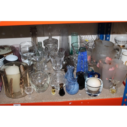 321 - Shelf containing glassware, oriental ceramics, Japanese teaset, Caithness small vases, etc.