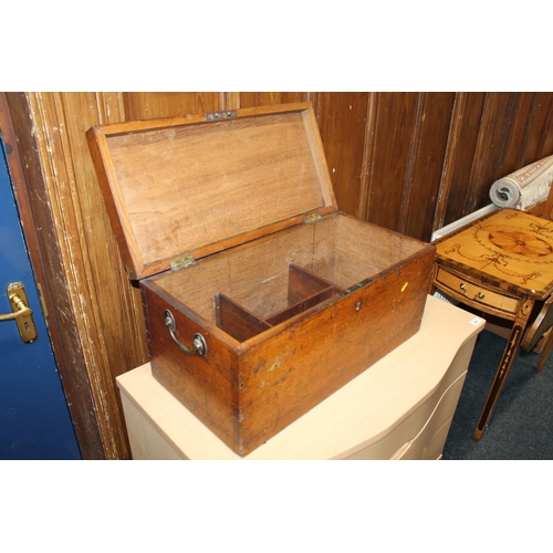 697 - 19th century chest, 61cm wide.