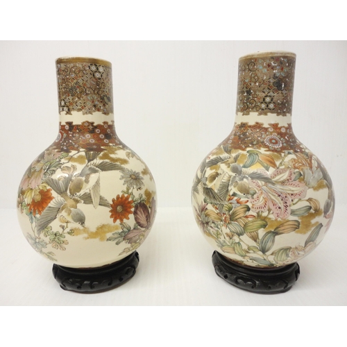 366 - Pair of signed Japanese Satsuma bottle-shaped vases of large form, Meiji period (1868 - 1912), possi... 