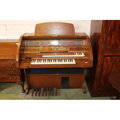 637 - Lowrey organ.