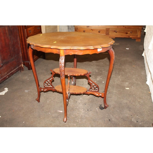 653 - Oval occasional table.