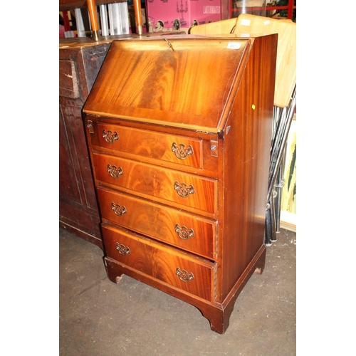 657 - Mahogany bureau.