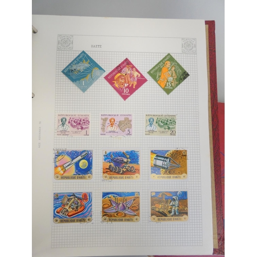 366 - Five collector's stamp albums comprising of British and world issues. (5)