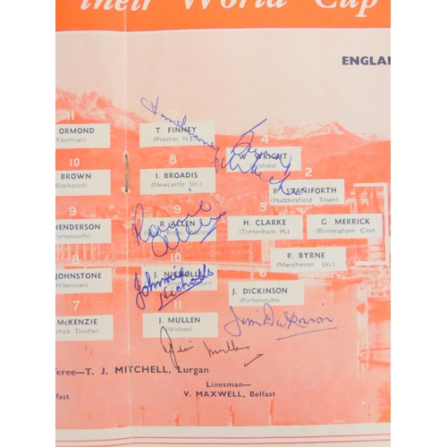 396 - Scotland vs England 3rd April 1954 football programme signed by six players of the England team. Nam... 