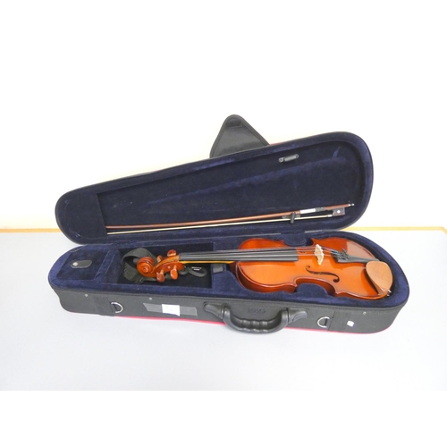 415 - Contemporary 3/4 violin by Primavera, spruce top with two piece maple back. With case and bow.