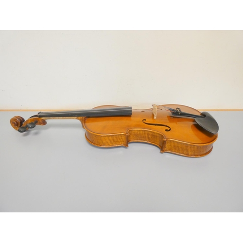 426 - Contemporary 16'' viola by Alfred Stingl Hofner AS160VA16, spruce top with two piece maple back. Wit... 